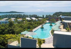 Condo with Roof top sea view